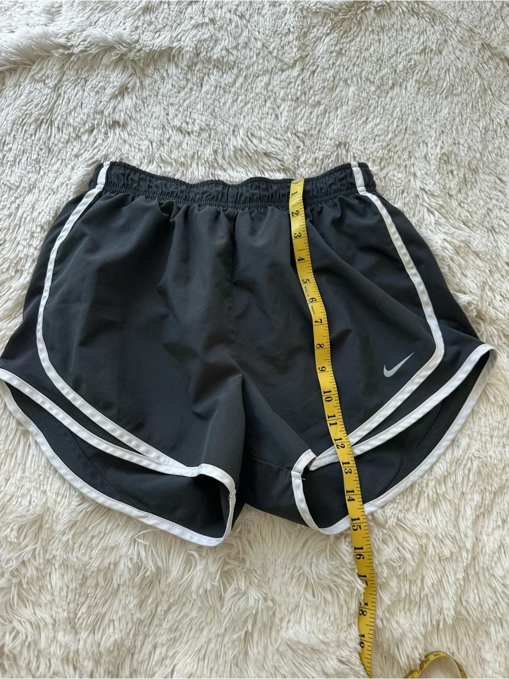 Nike Tempo Dri-Fit Running Shorts Black White Lined Athletic Gym Women’s Medium